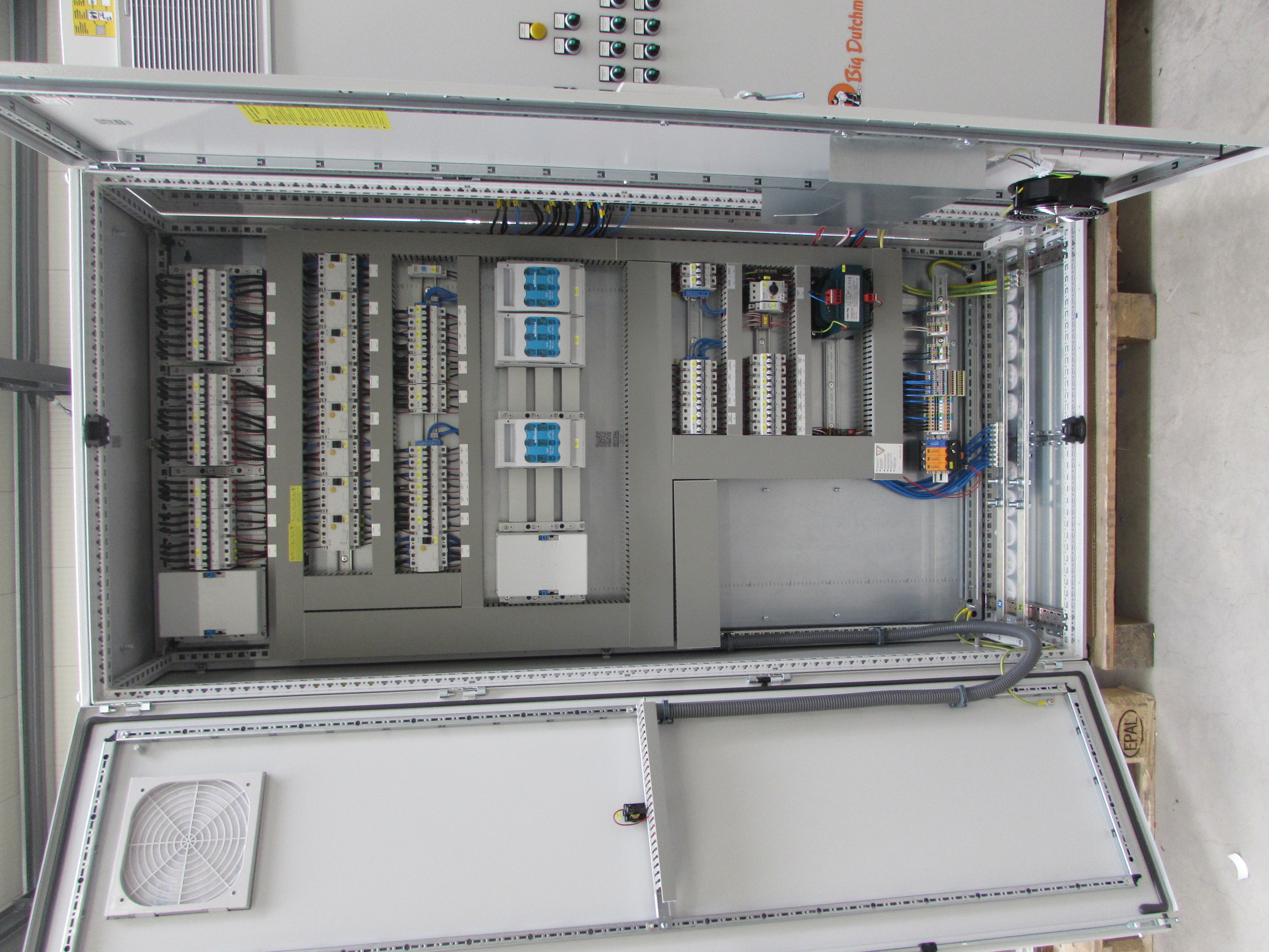 Switch cabinet ECO Broiler climate/feeding/lighting